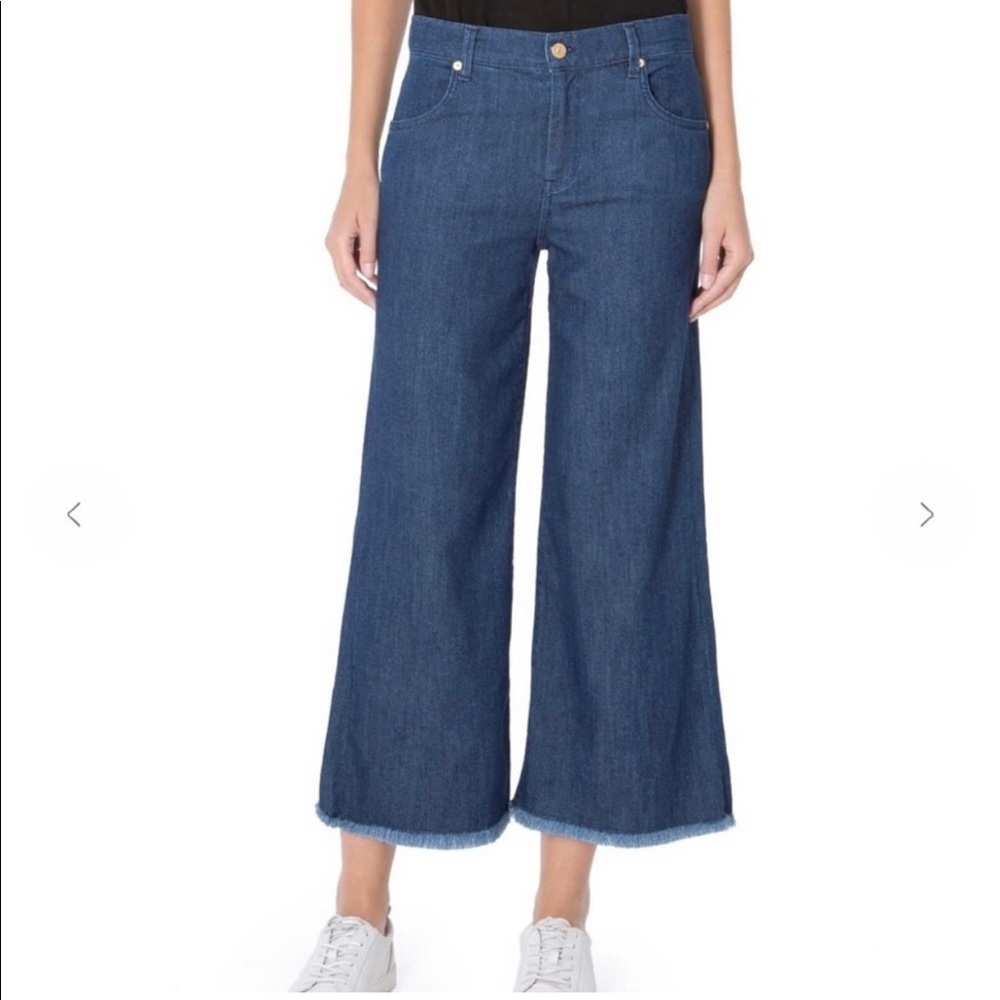 7 For All Mankind Size 29 Wide Leg Raw Hem Crop Jean